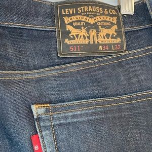 Levi’s 511 34 x 32 dark wash jeans